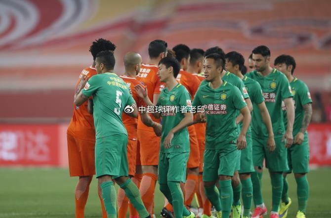 中超主场战绩不佳，球迷高呼要球队改变战术的简单介绍
