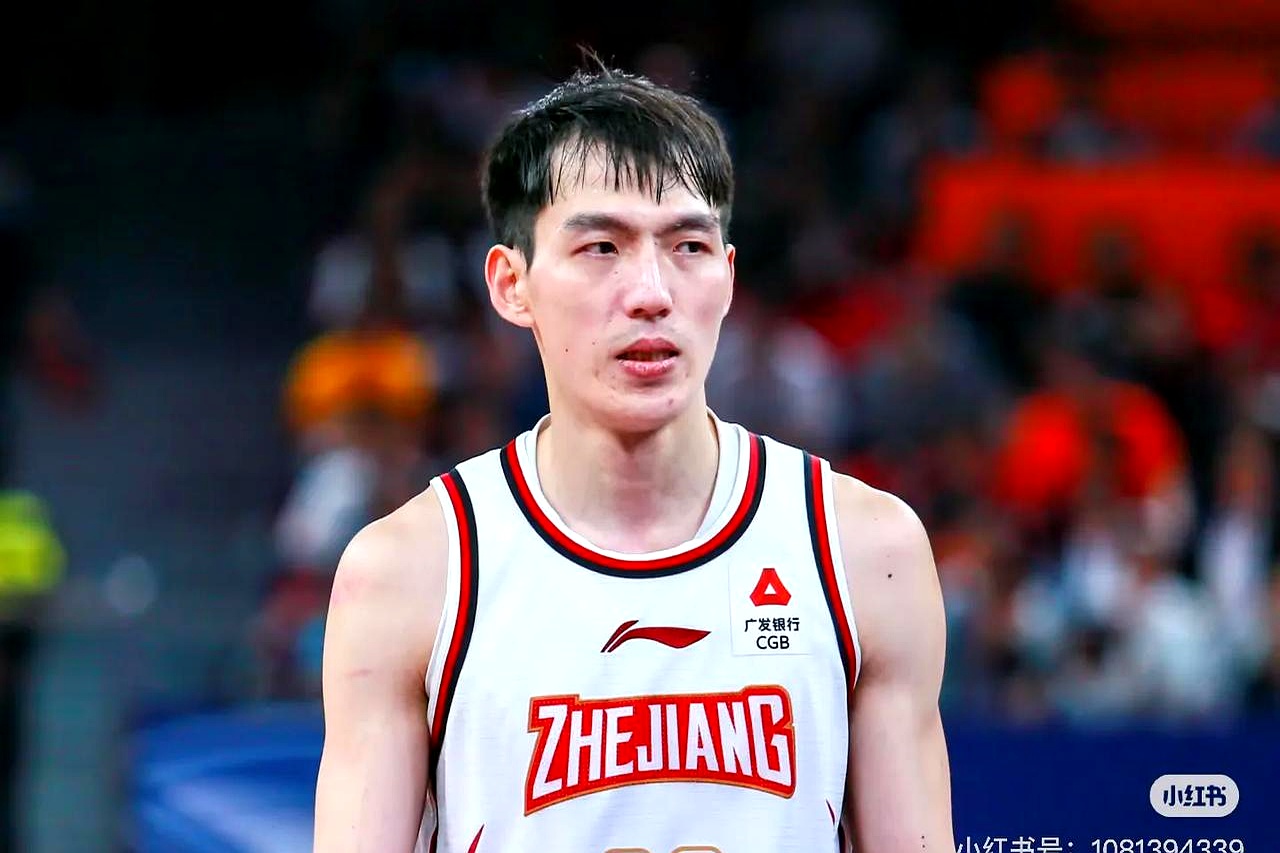 合同到期，余嘉豪下家3选1，张庆鹏上任北控，勇士悍将加盟中国
